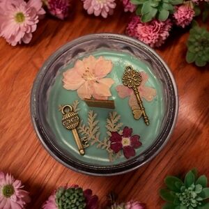 Hand crafted, Wicked Worthy Wax, Fairy key 6.5 oz candle